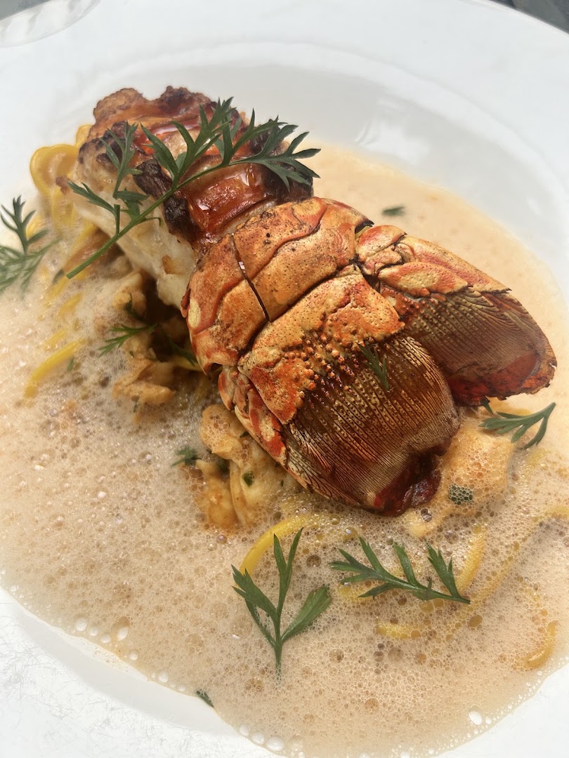 La Langouste — un détail de l’assiette